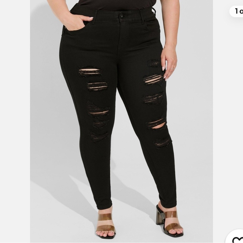 Black Distressed Women's Jeans